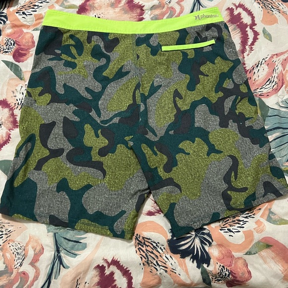 Men’s Hurley board shorts - Picture 3 of 3